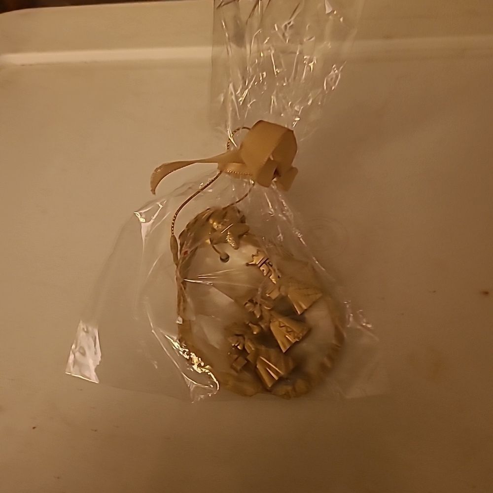 Three Wiseman Shell Ornament - Picture 5 of 5